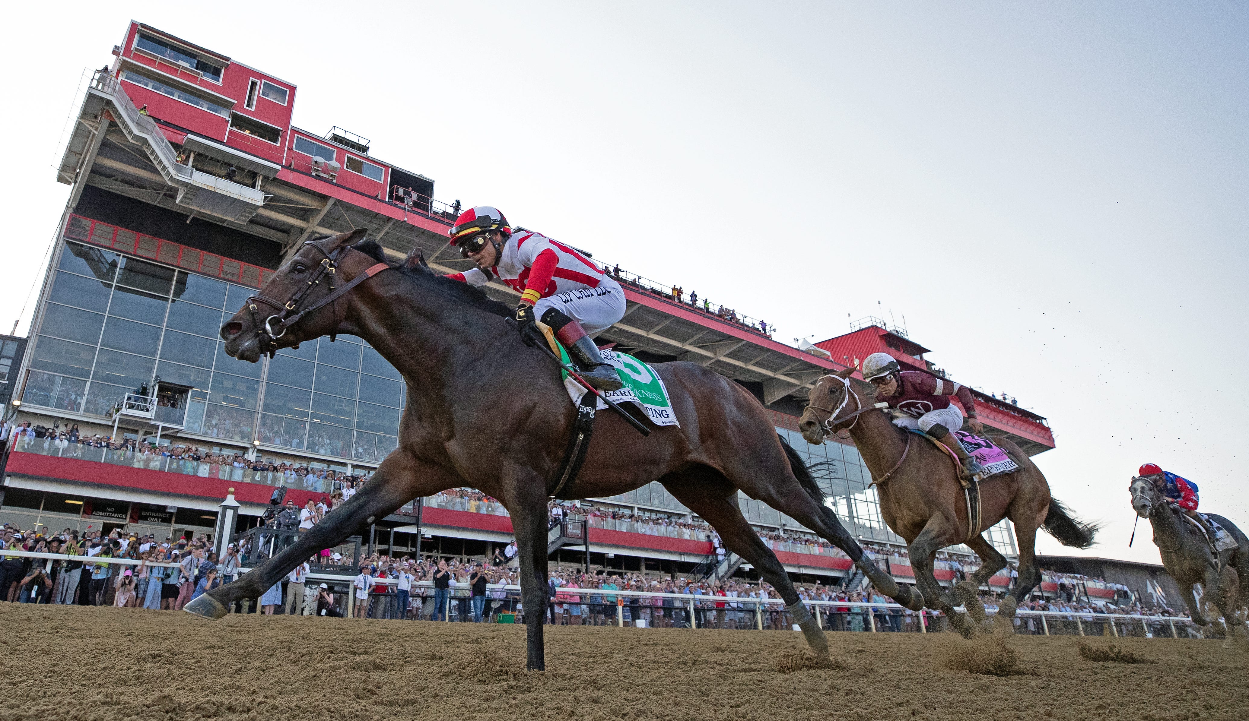 A fresh Early Voting holds off favored Epicenter to win Preakness